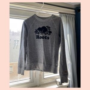 Roots crewneck sweater